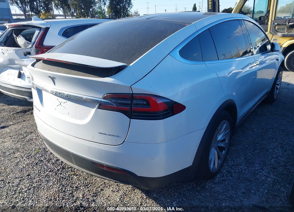 2018 TESLA MODEL X 100D/75D/P100D VIN: 5YJXCAE21JF143418