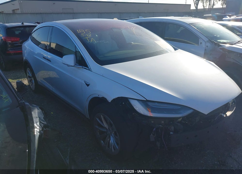 2018 TESLA MODEL X 100D/75D/P100D VIN: 5YJXCAE21JF143418