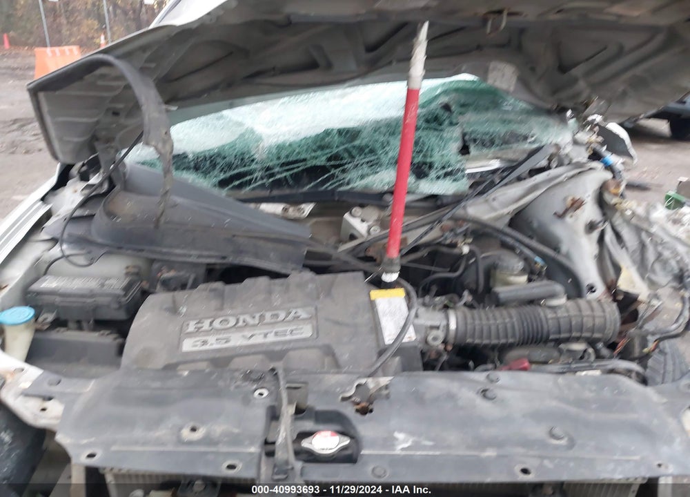 2005 HONDA PILOT EX-L VIN: 5FNYF18675B066411