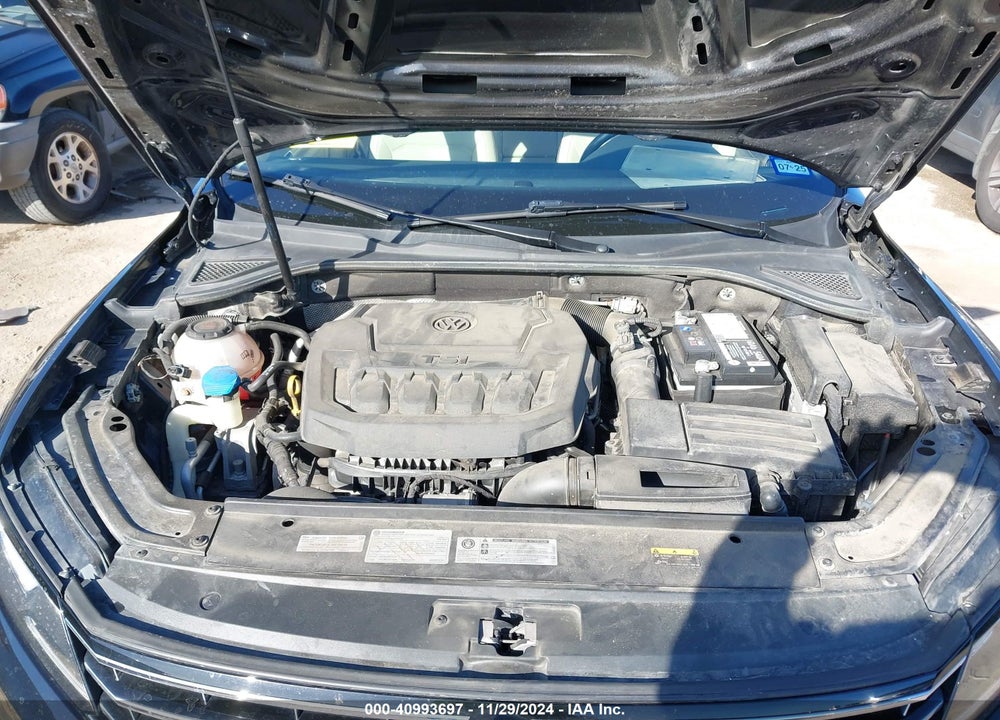 2018 VOLKSWAGEN PASSAT VIN: 1VWBA7A33JC033725
