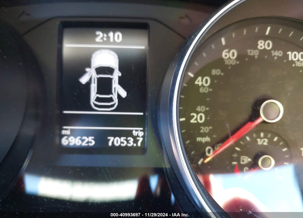2018 VOLKSWAGEN PASSAT VIN: 1VWBA7A33JC033725