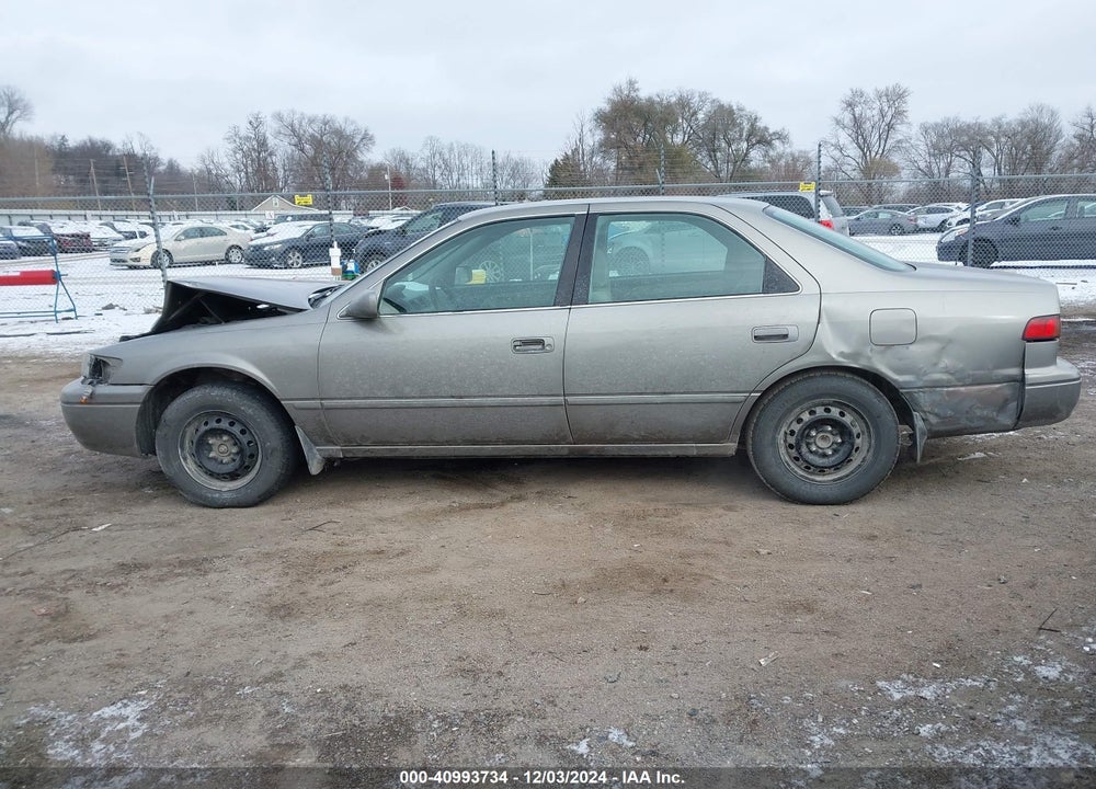 1997 TOYOTA CAMRY LE VIN: 4T1BG22K5VU044604