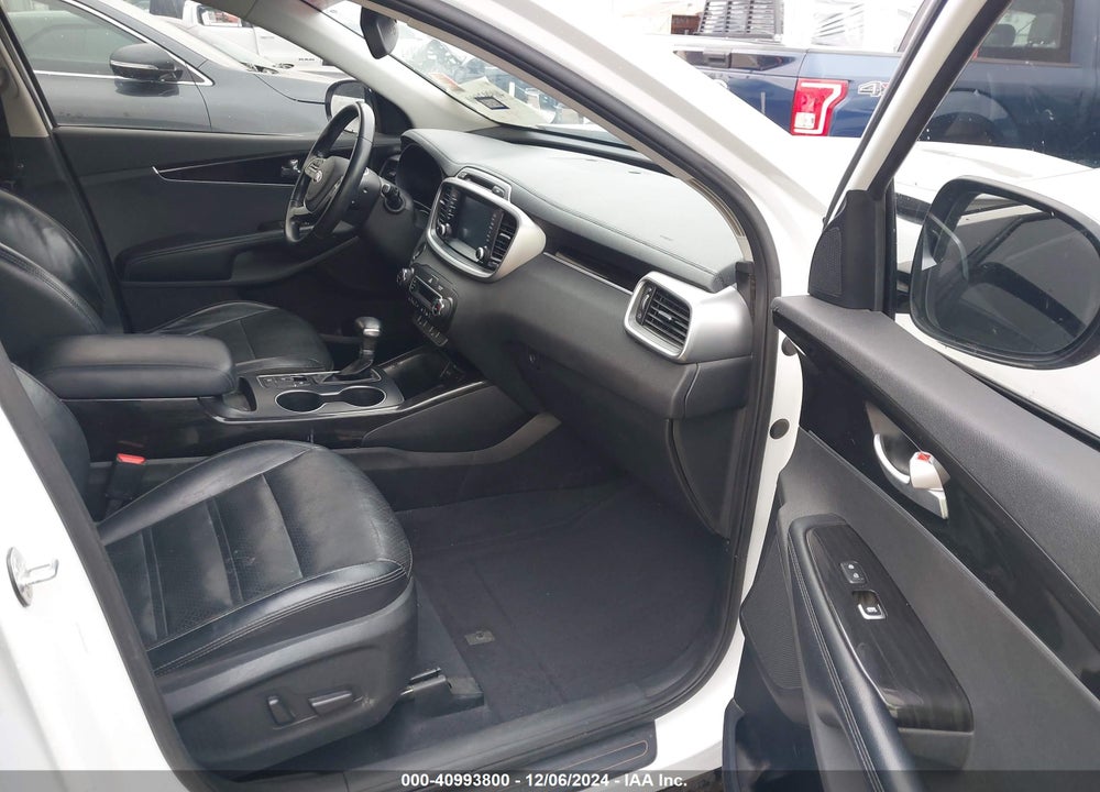 2019 KIA SORENTO 3.3L EX VIN: 5XYPHDA55KG533869