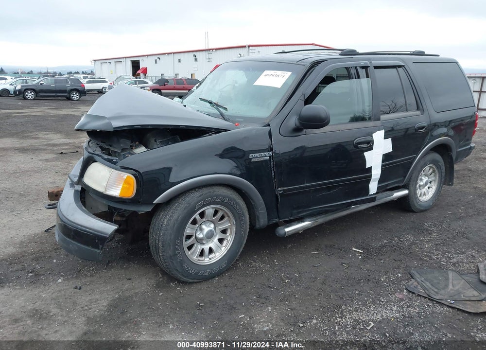 2000 FORD EXPEDITION XLT VIN: 1FMPU16L7YLC49136