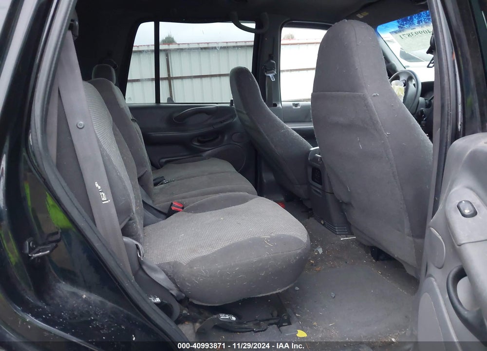 2000 FORD EXPEDITION XLT VIN: 1FMPU16L7YLC49136