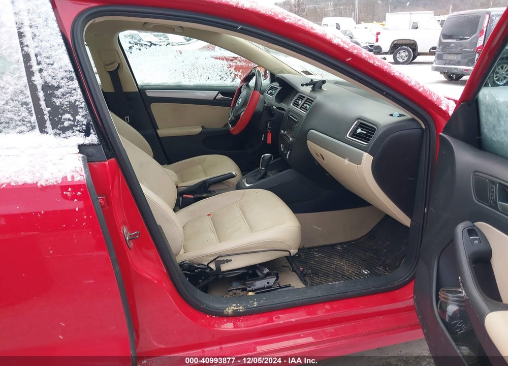 2014 VOLKSWAGEN JETTA VIN: 3VWD17AJ4EM357066