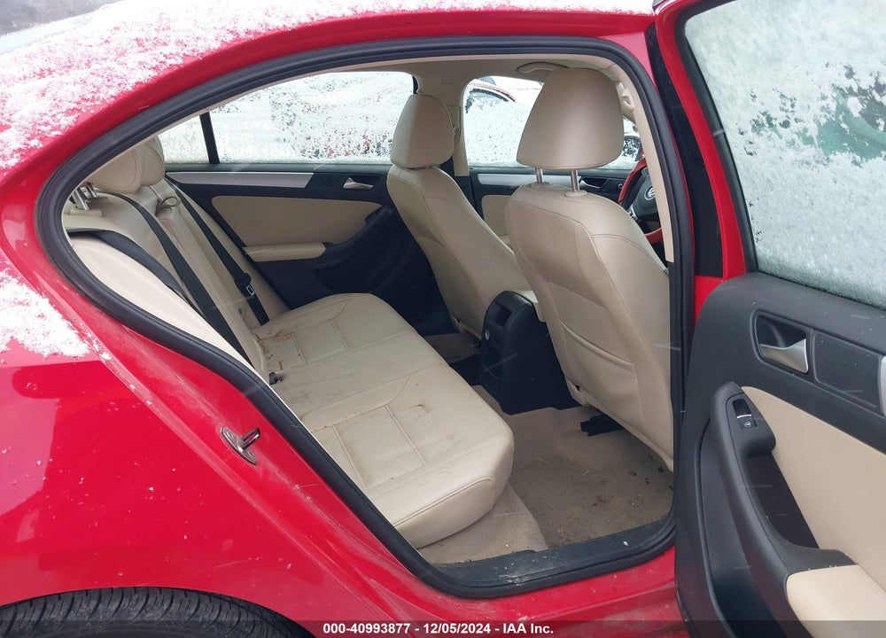 2014 VOLKSWAGEN JETTA VIN: 3VWD17AJ4EM357066