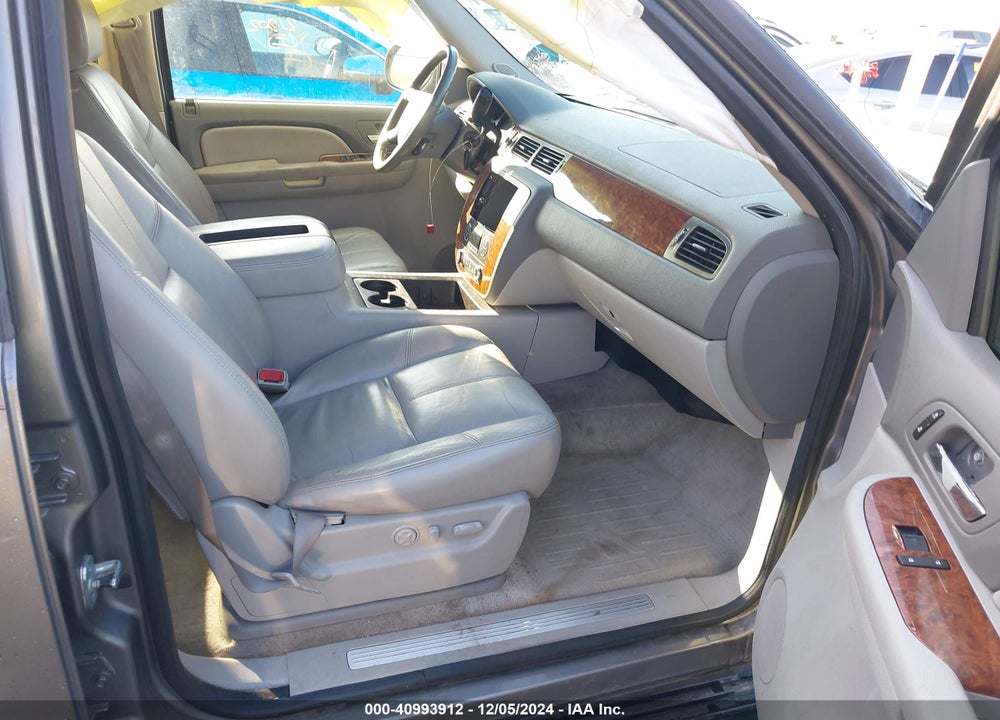 2007 CHEVROLET TAHOE LTZ VIN: 1GNFK13027J143680