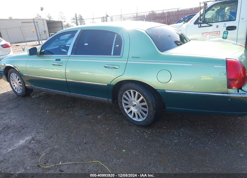 2003 LINCOLN TOWN CAR SIGNATURE VIN: 1LNHM82W73Y601480