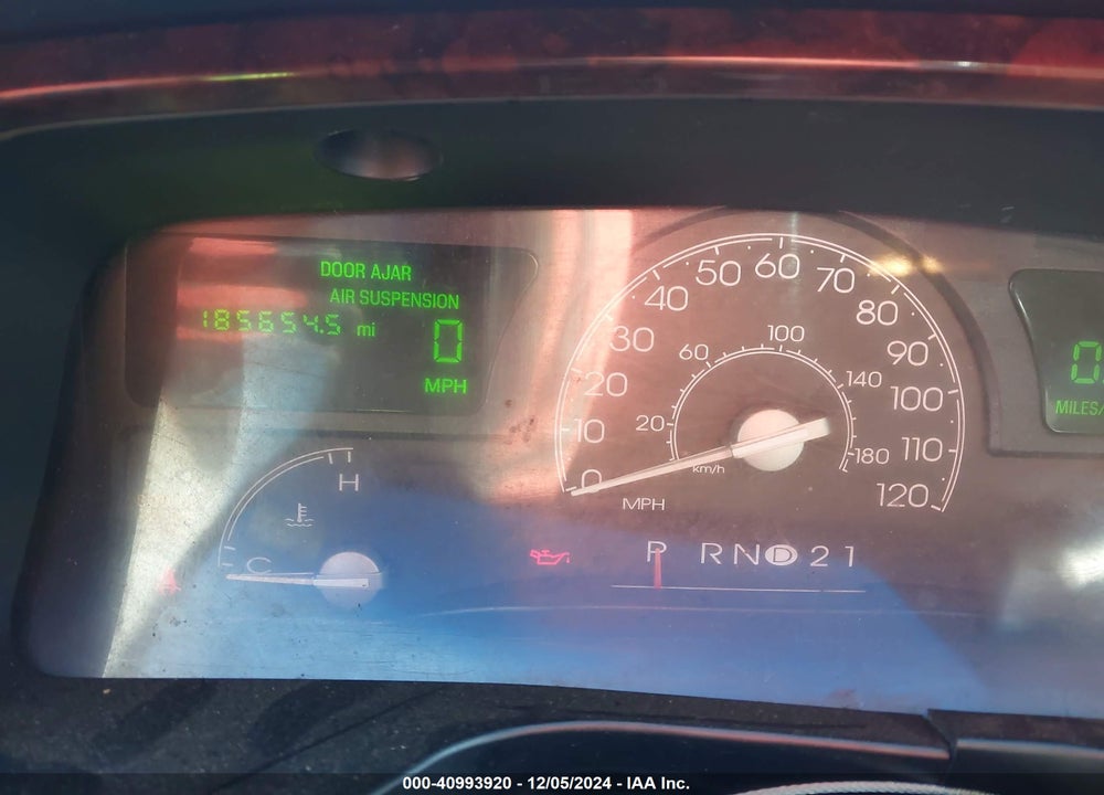 2003 LINCOLN TOWN CAR SIGNATURE VIN: 1LNHM82W73Y601480