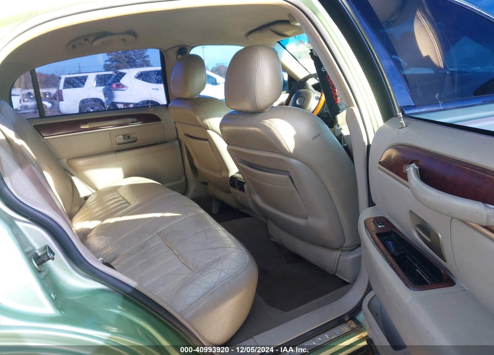 2003 LINCOLN TOWN CAR SIGNATURE VIN: 1LNHM82W73Y601480