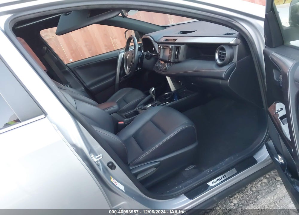 2018 TOYOTA RAV4 SE VIN: JTMNFREV6JD118125