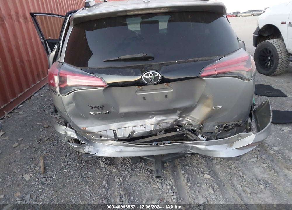 2018 TOYOTA RAV4 SE VIN: JTMNFREV6JD118125
