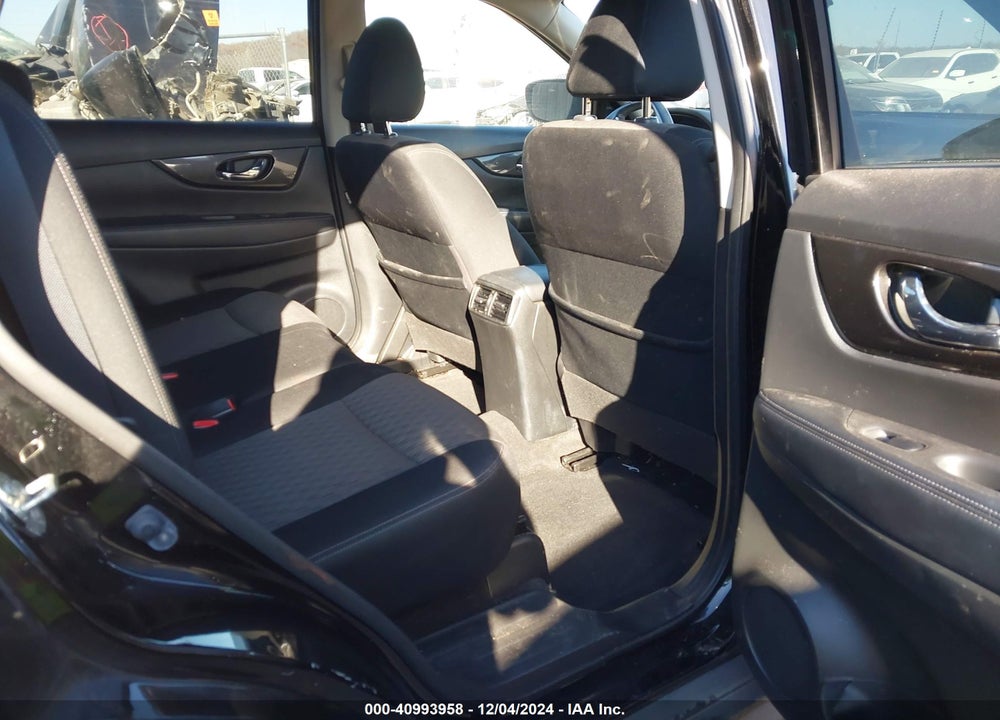 2019 NISSAN ROGUE SV VIN: JN8AT2MV5KW392197