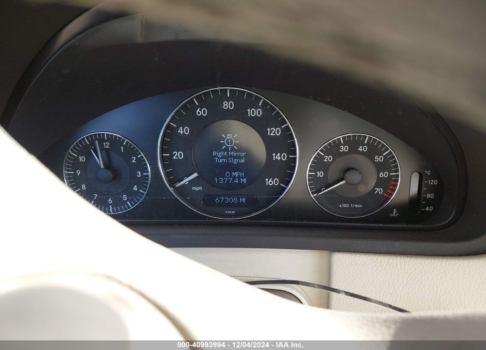 2009 MERCEDES-BENZ CLK VIN: WDBTK56F09T100996
