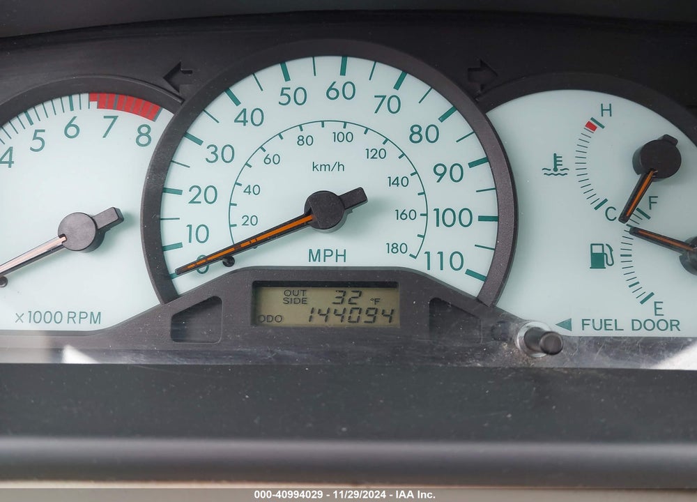 2004 TOYOTA COROLLA LE VIN: 2T1BR32E24C311286