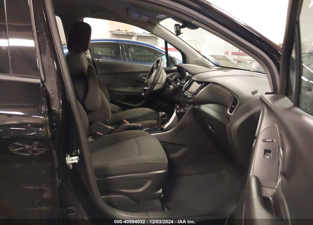 2022 CHEVROLET TRAX AWD LS VIN: KL7CJNSM4NB553363