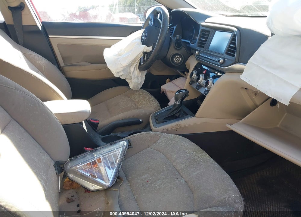 2019 HYUNDAI ELANTRA VIN: 5NPD84LF7KH463356