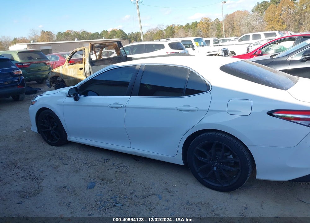 2018 TOYOTA CAMRY LE VIN: 4T1B11HK2JU605502