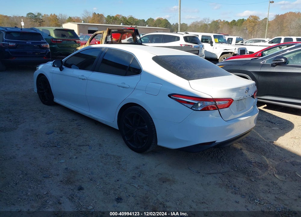 2018 TOYOTA CAMRY LE VIN: 4T1B11HK2JU605502