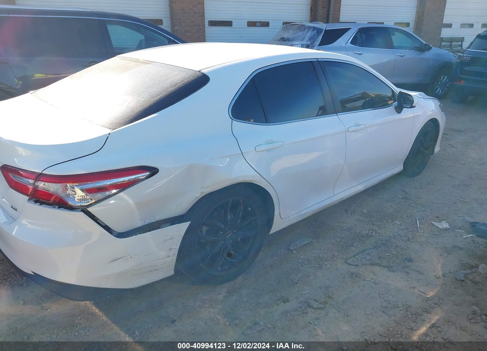 2018 TOYOTA CAMRY LE VIN: 4T1B11HK2JU605502