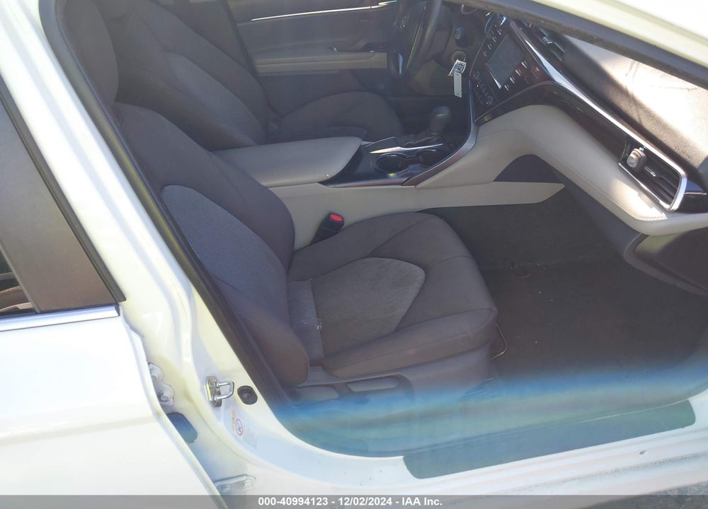 2018 TOYOTA CAMRY LE VIN: 4T1B11HK2JU605502