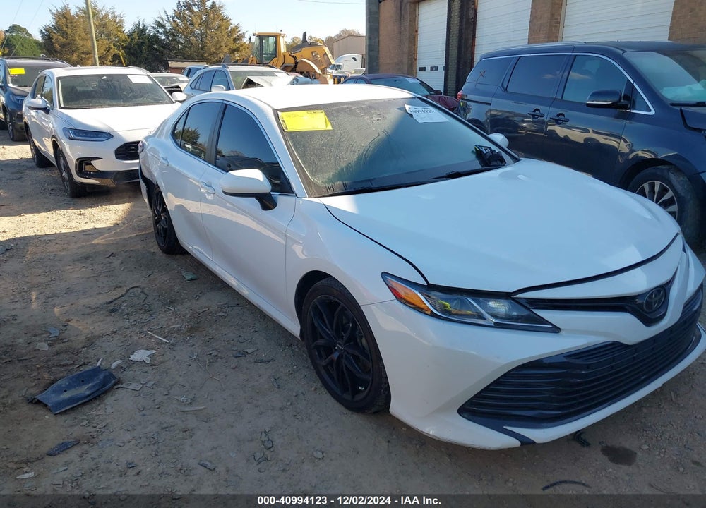 2018 TOYOTA CAMRY LE VIN: 4T1B11HK2JU605502