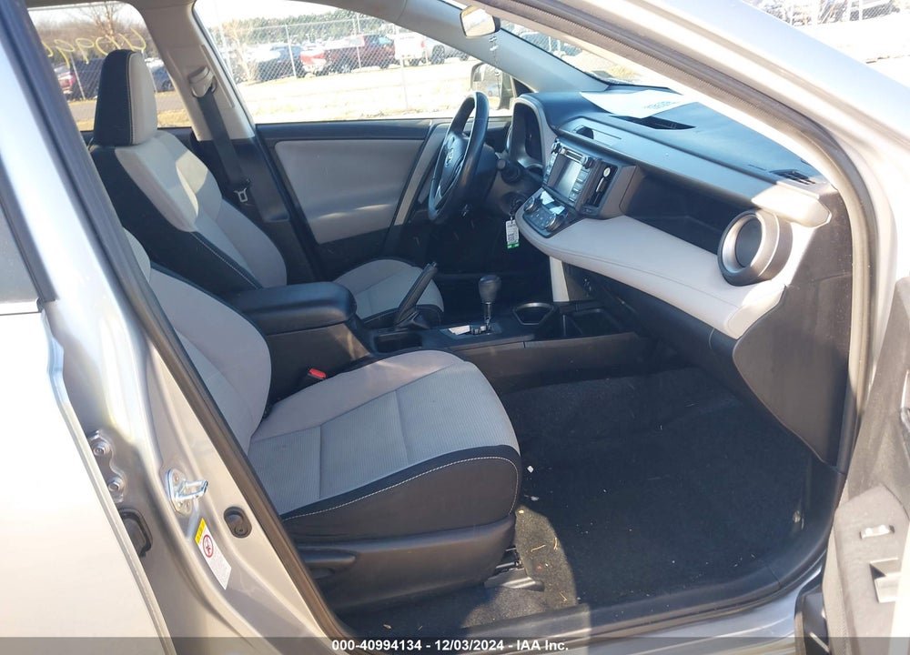 2016 TOYOTA RAV4 XLE VIN: 2T3RFREV5GW479908