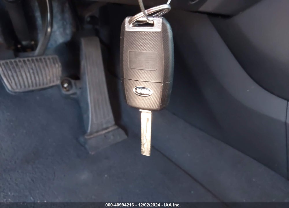 2017 KIA SORENTO 2.4L LX VIN: 5XYPG4A3XHG222318