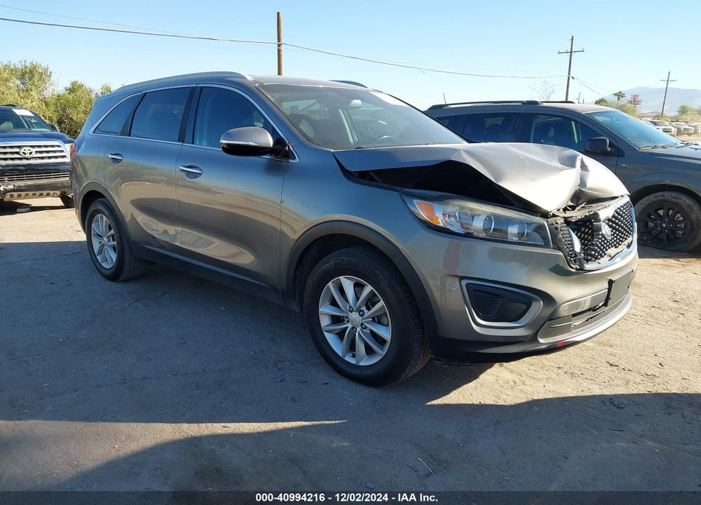 2017 KIA SORENTO 2.4L LX VIN: 5XYPG4A3XHG222318