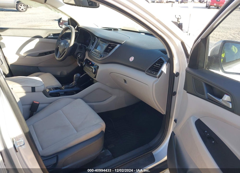 2017 HYUNDAI TUCSON SE VIN: KM8J23A48HU436709