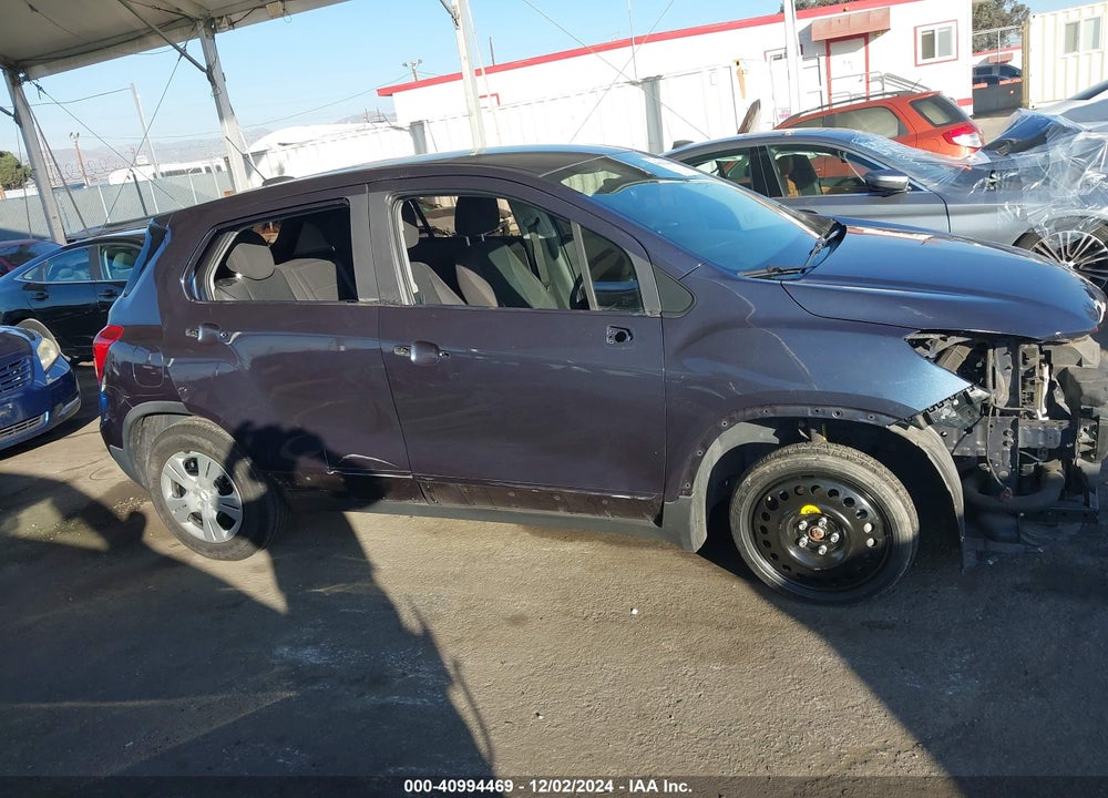 2018 CHEVROLET TRAX LS VIN: 3GNCJKSB2JL176600