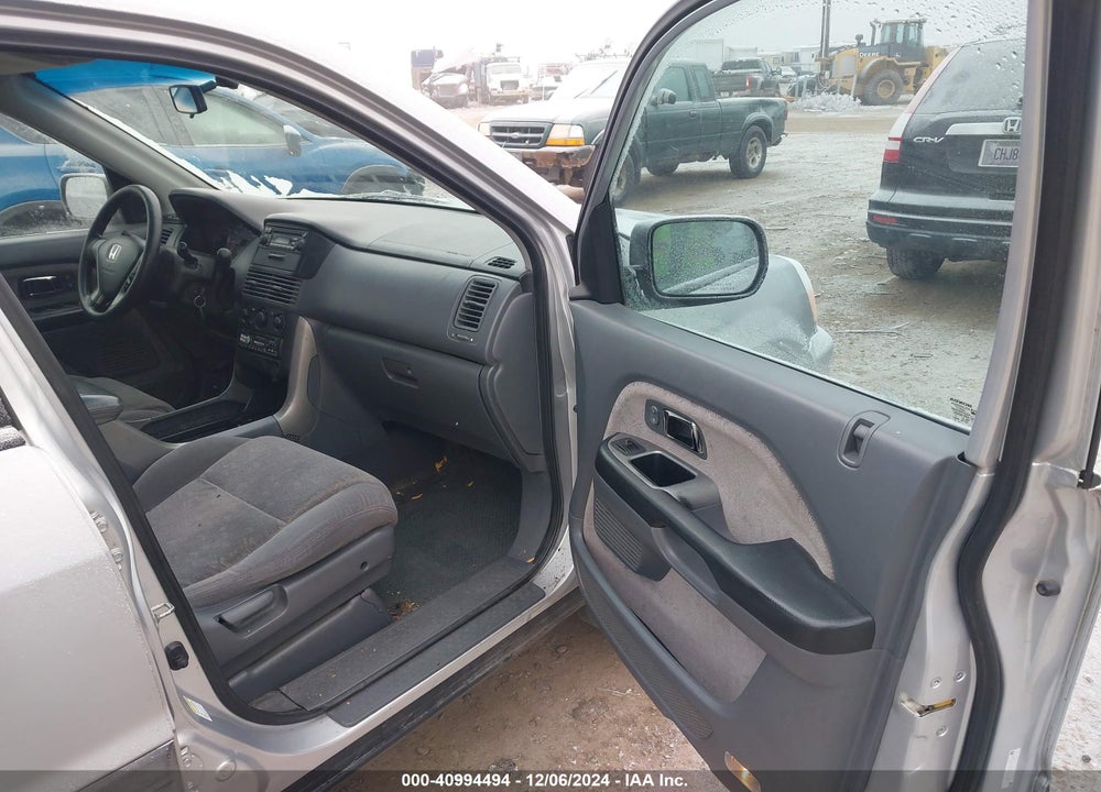 2004 HONDA PILOT LX VIN: 2HKYF18144H541999