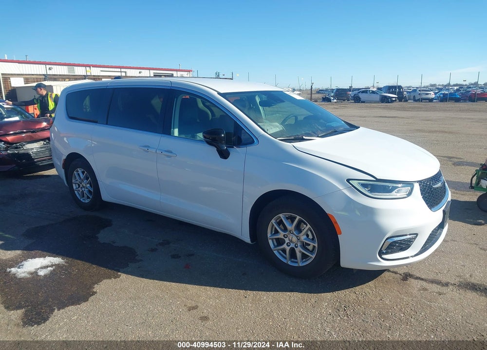2024 CHRYSLER PACIFICA TOURING L VIN: 2C4RC1BG3RR146412