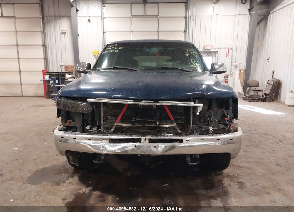 2002 CHEVROLET TAHOE LS VIN: 1GNEC13V32R141872