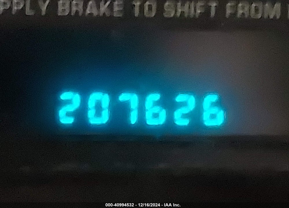 2002 CHEVROLET TAHOE LS VIN: 1GNEC13V32R141872
