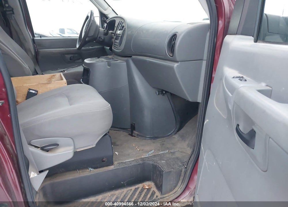 2005 FORD E-150 COMMERCIAL/RECREATIONAL VIN: 1FTRE14W25HB21571