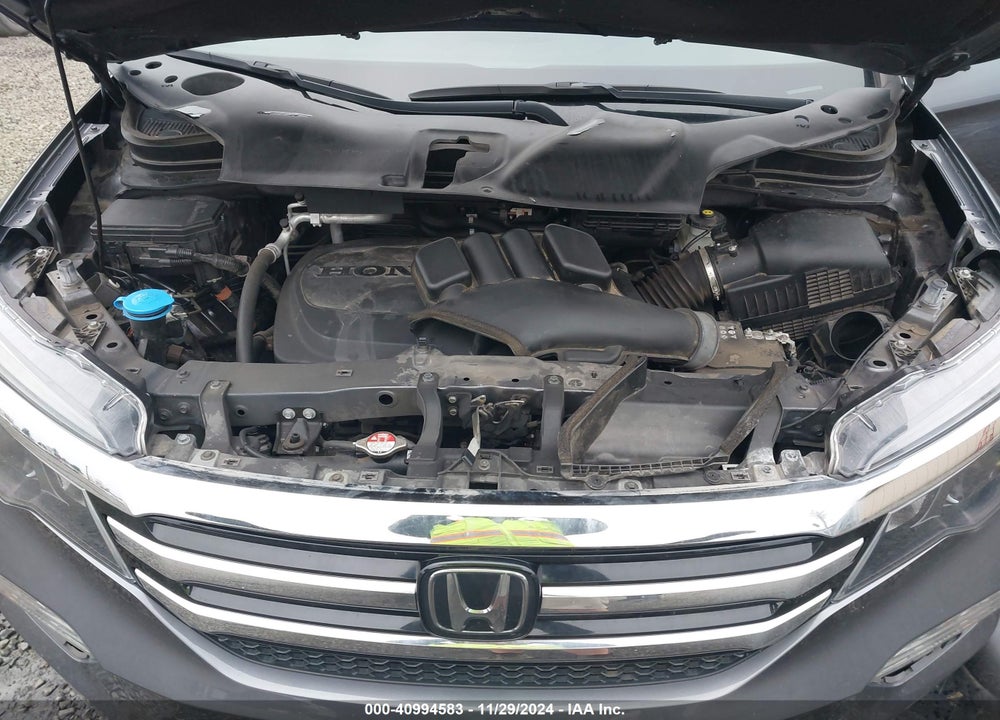 2017 HONDA PILOT TOURING VIN: 5FNYF6H95HB058562