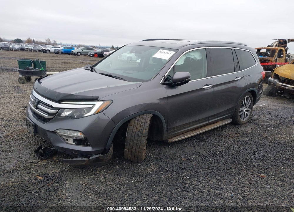 2017 HONDA PILOT TOURING VIN: 5FNYF6H95HB058562