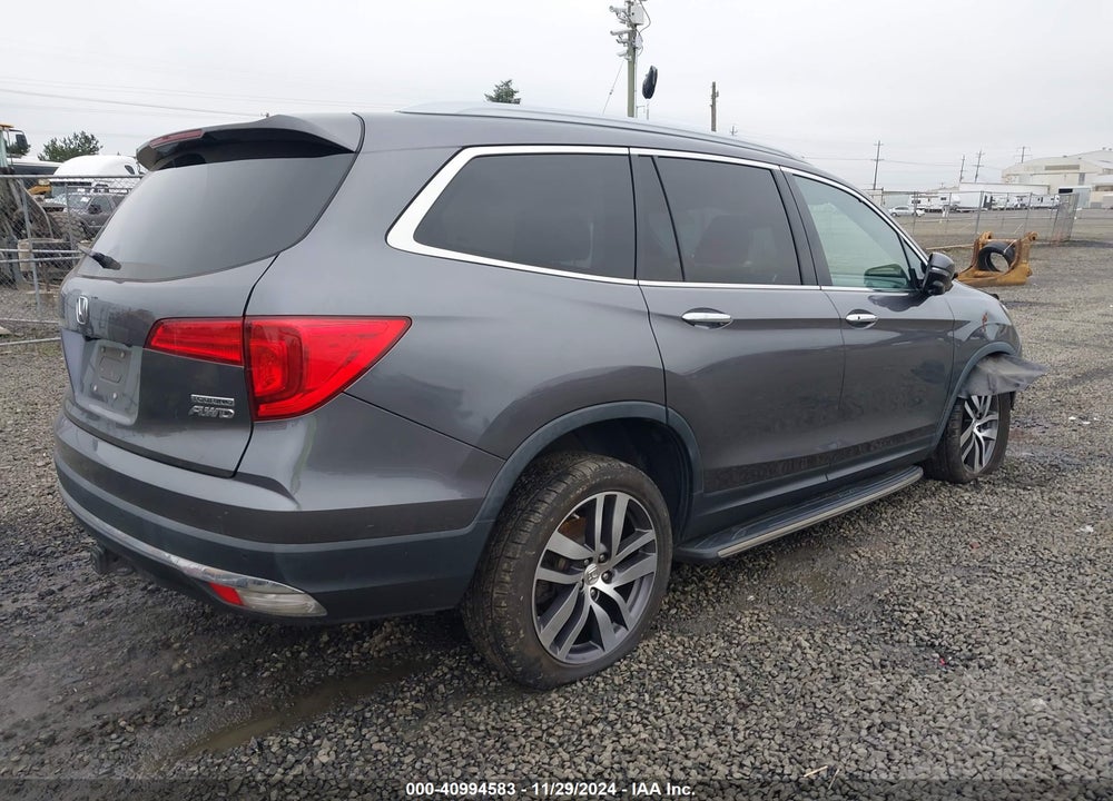 2017 HONDA PILOT TOURING VIN: 5FNYF6H95HB058562