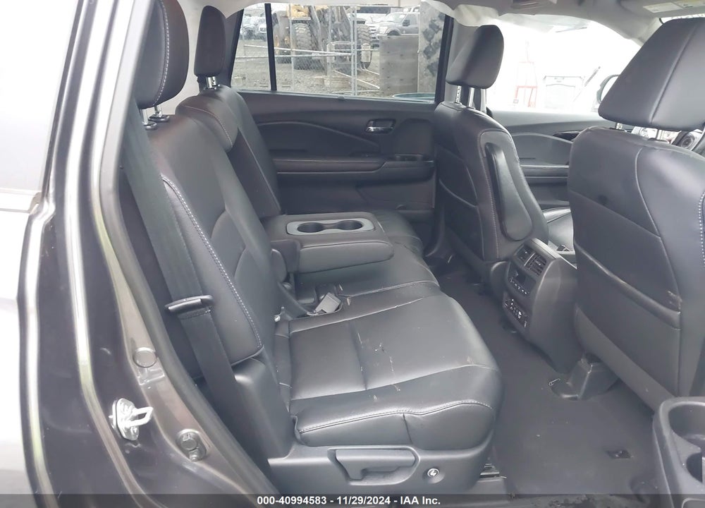 2017 HONDA PILOT TOURING VIN: 5FNYF6H95HB058562