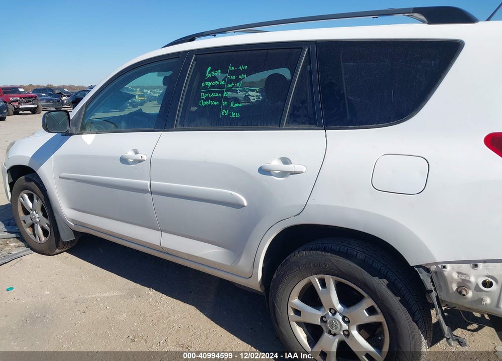 2011 TOYOTA RAV4 VIN: 2T3ZF4DV8BW070461