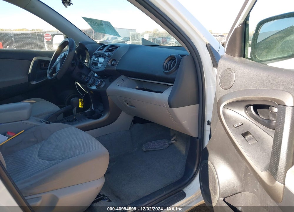2011 TOYOTA RAV4 VIN: 2T3ZF4DV8BW070461