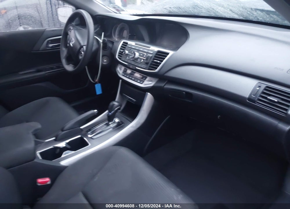 2015 HONDA ACCORD LX VIN: 1HGCR2F30FA272472