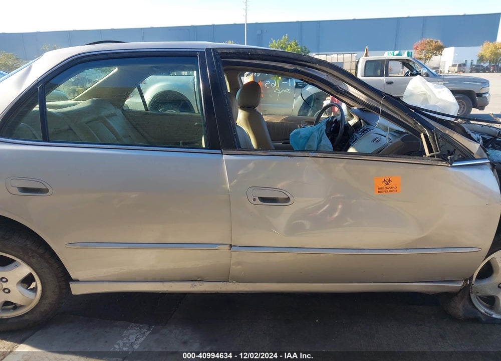 1998 HONDA ACCORD EX V6 VIN: 1HGCG165XWA048109