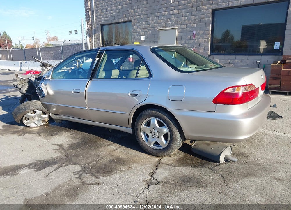 1998 HONDA ACCORD EX V6 VIN: 1HGCG165XWA048109