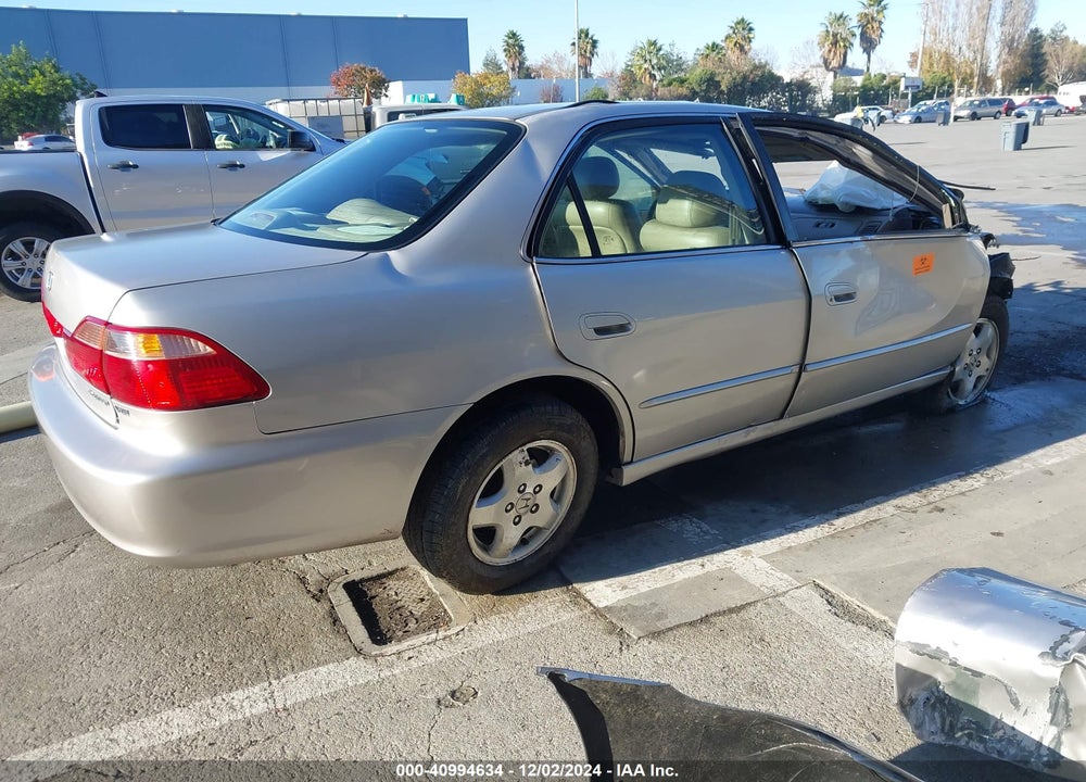 1998 HONDA ACCORD EX V6 VIN: 1HGCG165XWA048109