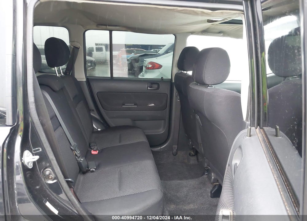 2004 SCION XB VIN: JTLKT334440137873