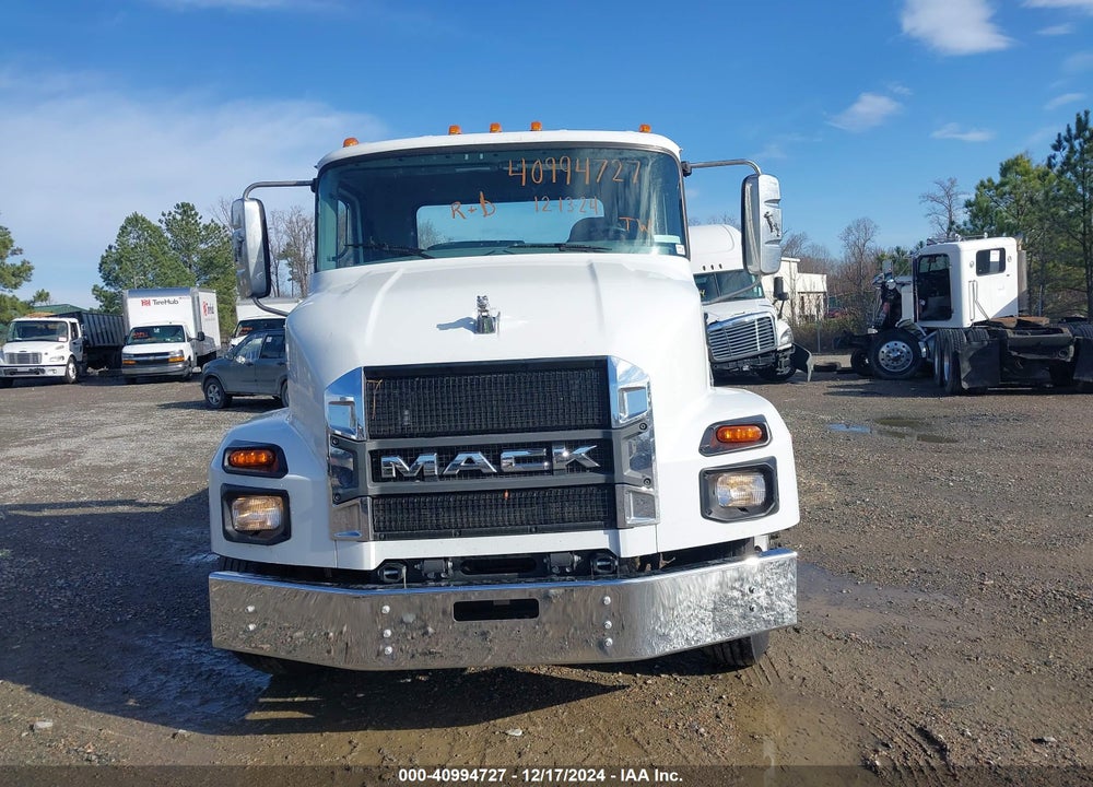 2023 MACK MD VIN: 1M2MDBAA1PS009406