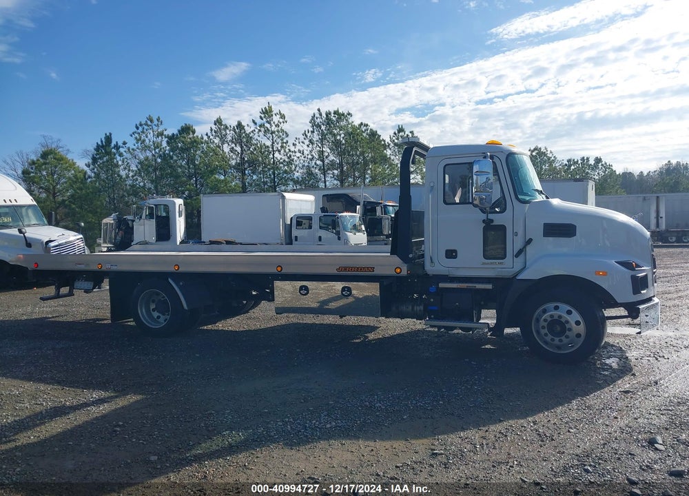 2023 MACK MD VIN: 1M2MDBAA1PS009406
